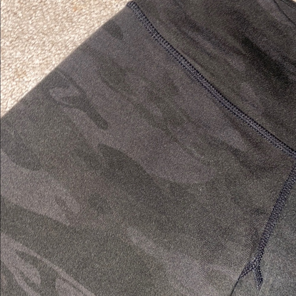 Lulu Camo Cropped Legging - Picture 2 of 5